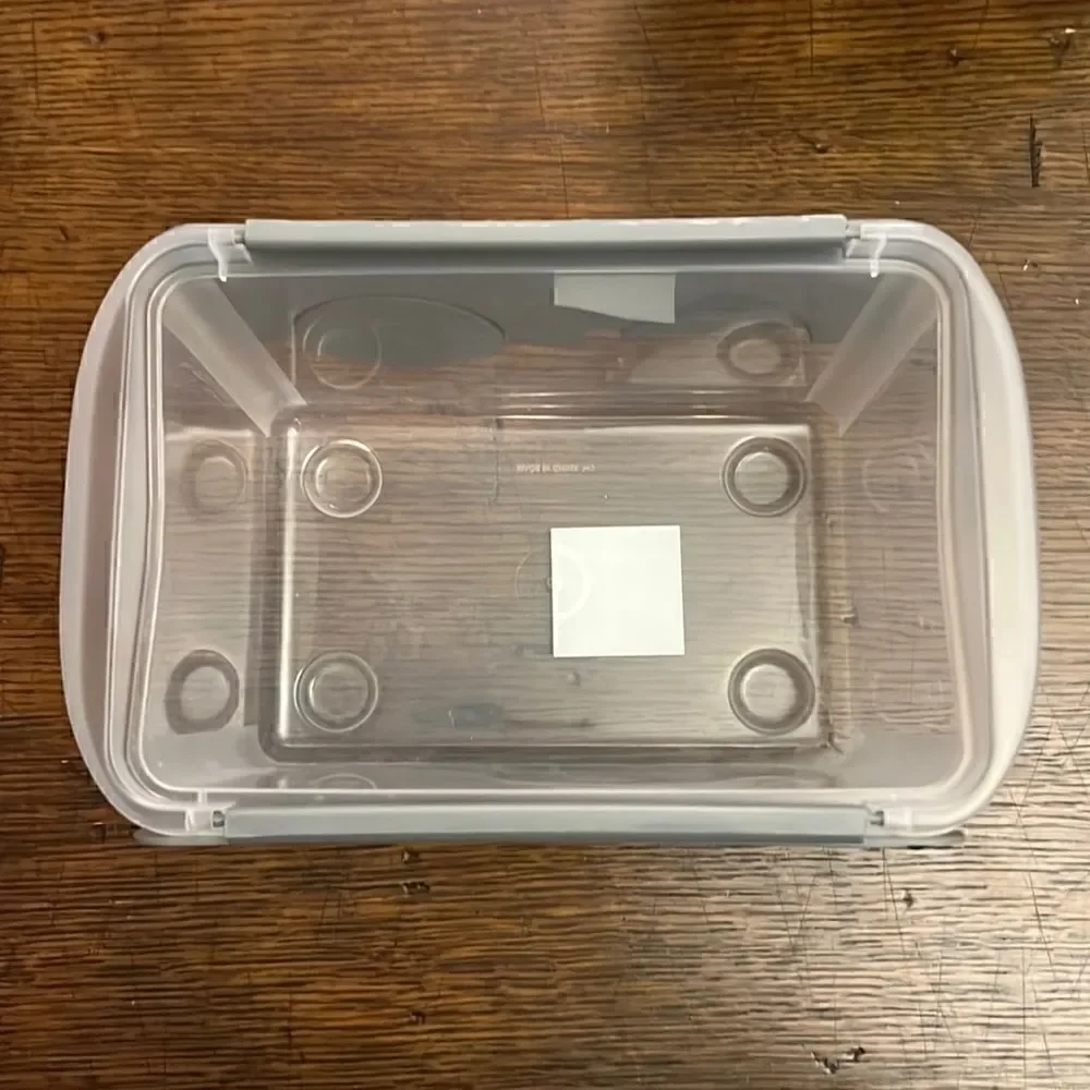 Four Flip‎ Lid Storage Containers | NWT